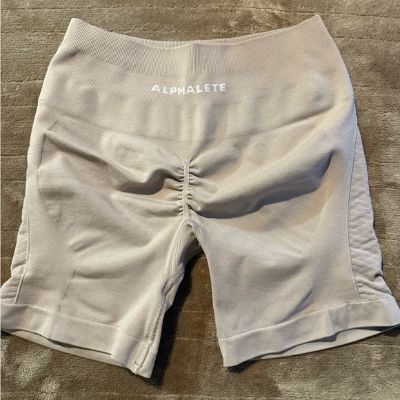 Alphalete Women's Contour Ultra High Rise Short Porcelain Medium NWOT - Picture 3 of 4